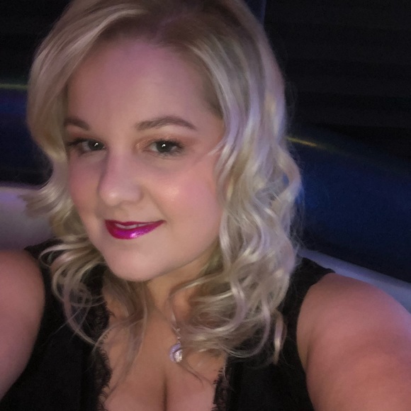 Meet your Posher, Ashley - Picture 5 of 6